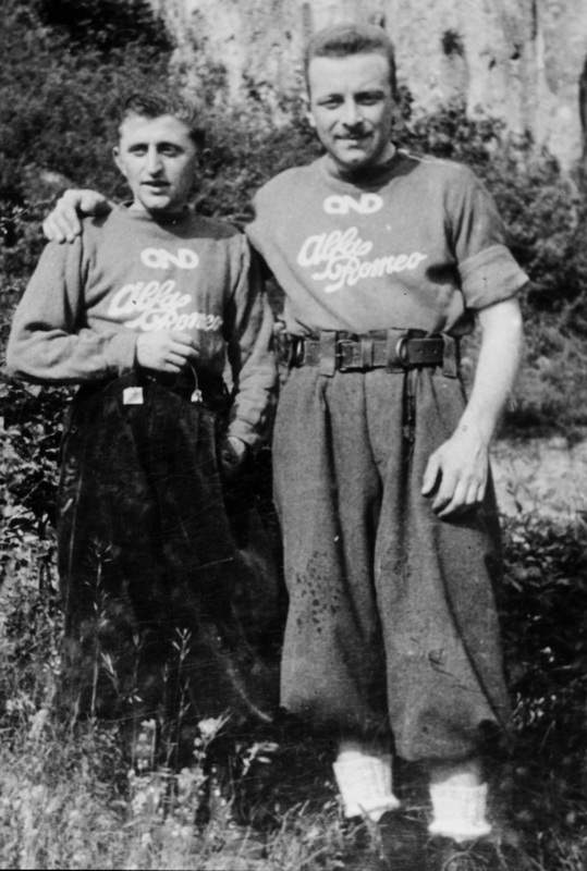Ercole Ruchin Esposito con Emilio Galli, il quale indossa una delle prime cinture darrampicata, antesignane delle moderne imbragature. Archivio Emilio Galli