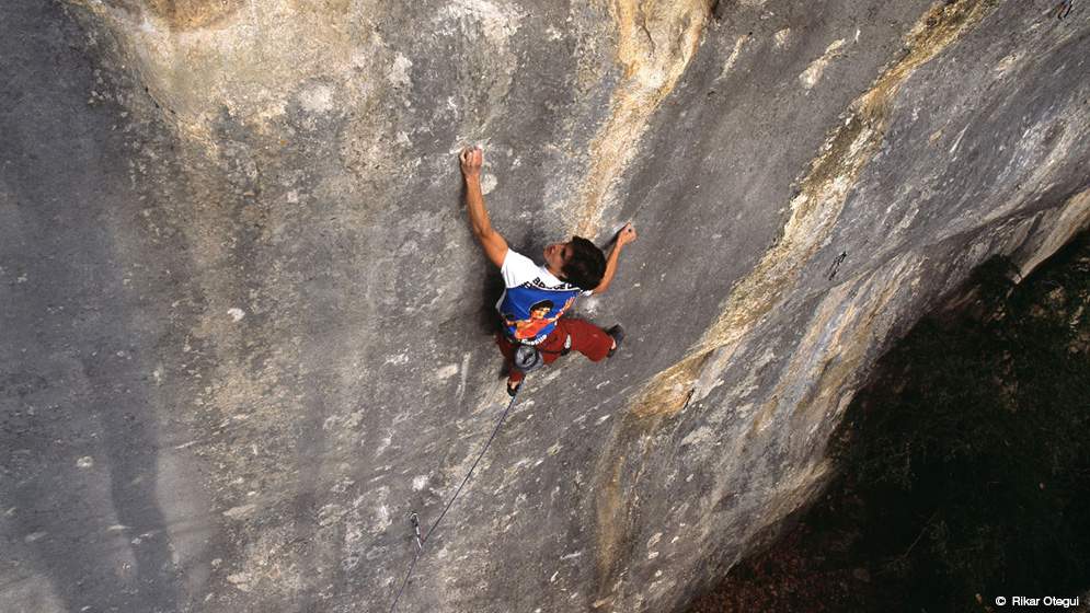 ClimbingGirls-16-team-josune-bereziartu-climbing