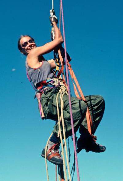 beverlyjohnson-20141021__22dcgcenw2_400