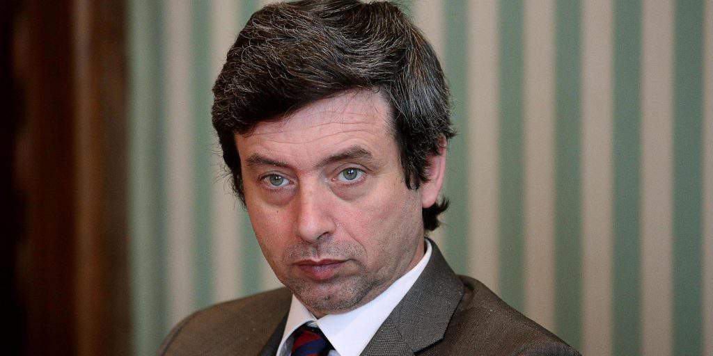 Il ministro della Giustizia Andrea Orlando in occasione dell'incontro con i pattinatori delle Fiamme Azzurre di ritorno dai Giochi Olimpici invernali di Sochi, Roma 7 marzo 2014. ANSA/ALESSANDRO DI MEO