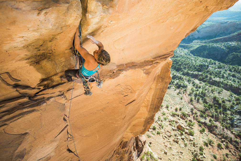 ClimbingGirls-25-Mayan Smith-Gobat, Colorado National Monument.FotoJeremiahWatt