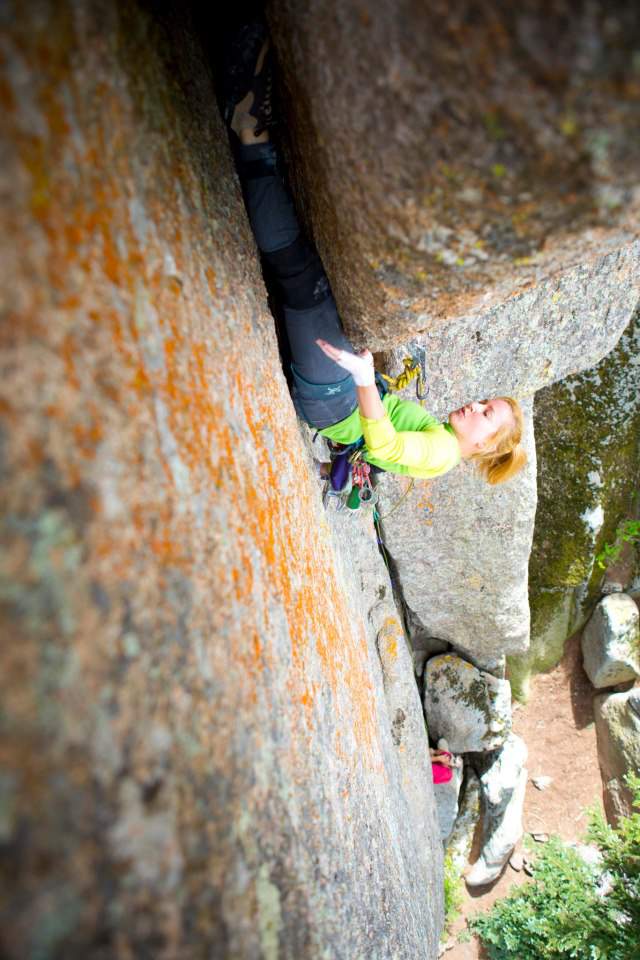 ClimbingGirls-25-PamelaShantiPack-TheDragon’sLair-5.11-FotoAndrewBurr
